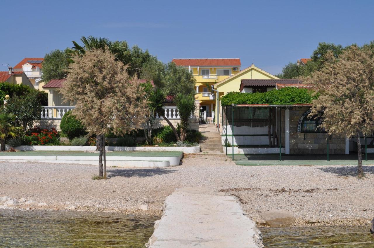 Apartments Dandelion بيوغْغاد نا موغو المظهر الخارجي الصورة