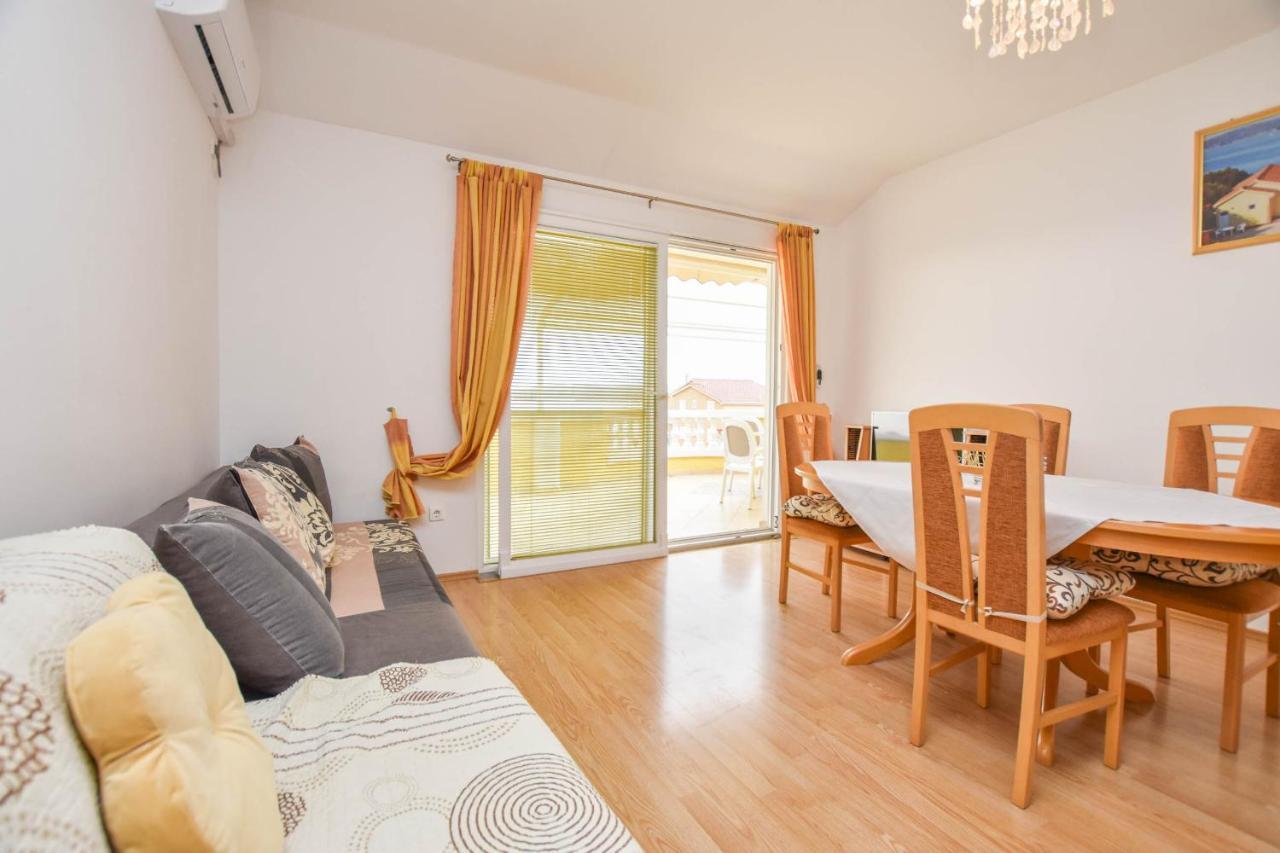 Apartments Dandelion بيوغْغاد نا موغو المظهر الخارجي الصورة