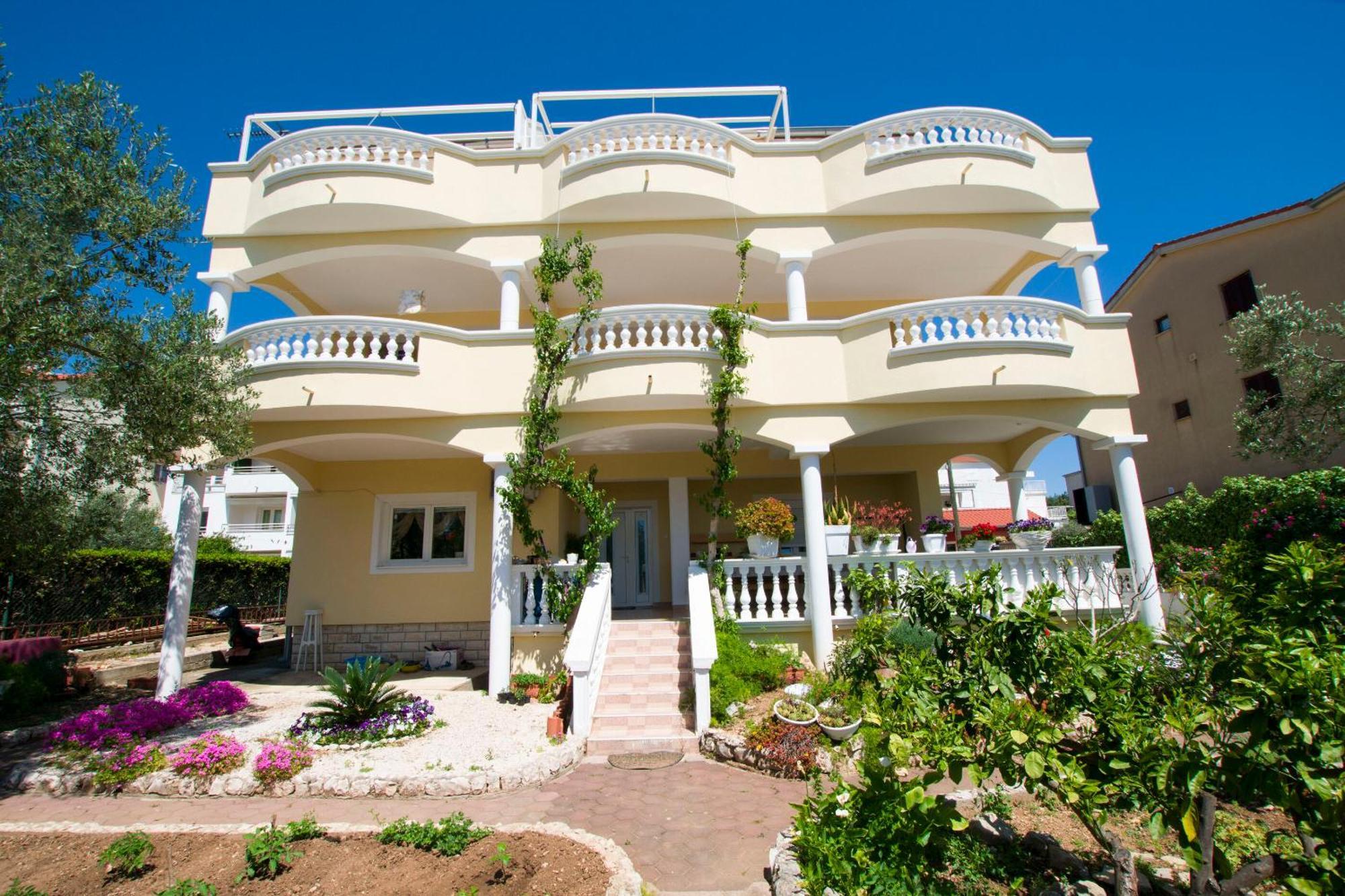 Apartments Dandelion بيوغْغاد نا موغو المظهر الخارجي الصورة